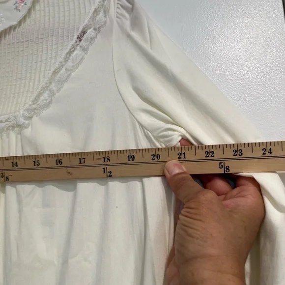 Vintage 60s 70s Cream Cotton Barbizon Long Nightgown Sz. M